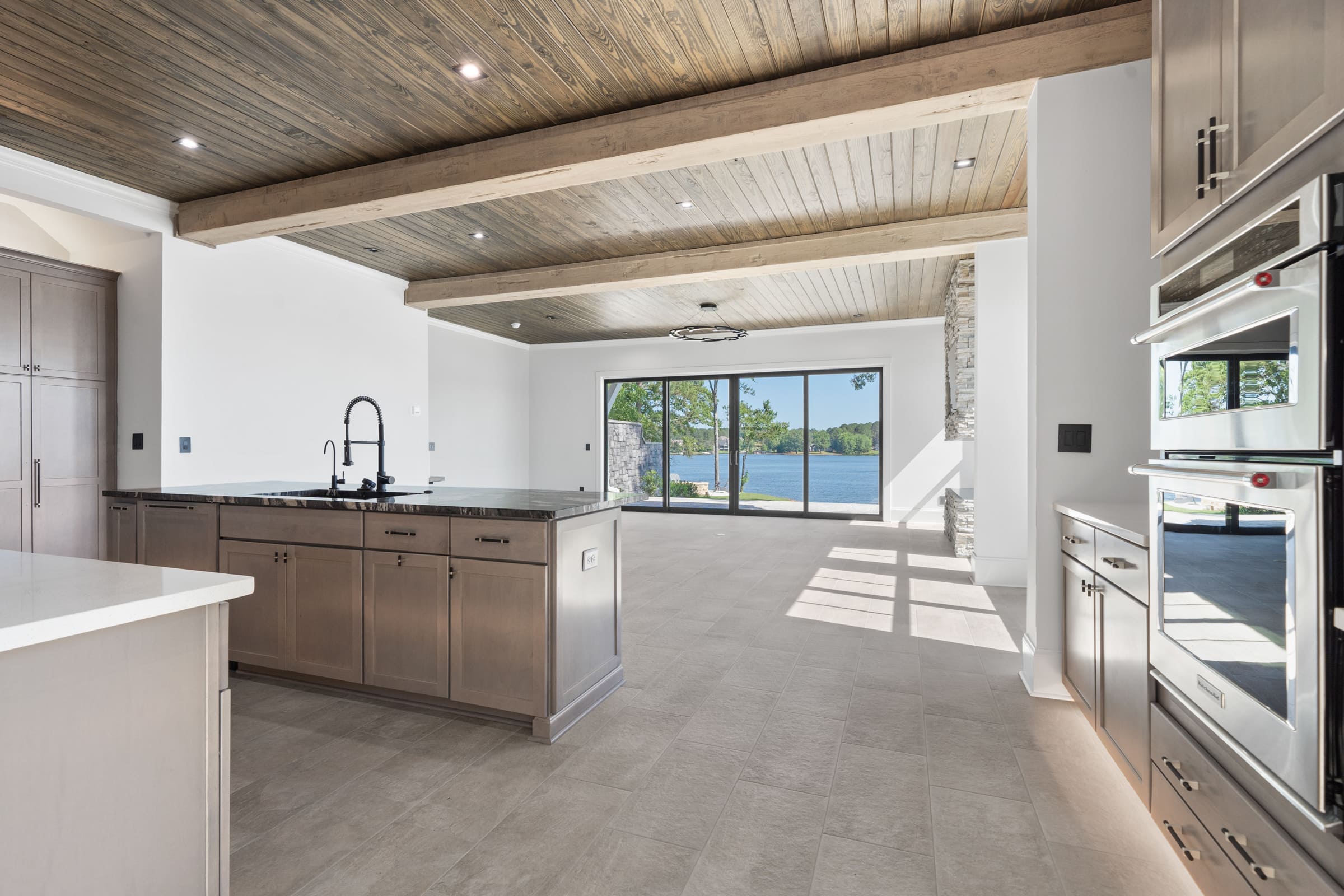 Kitchen Entrance with Sink |PAXISgroup