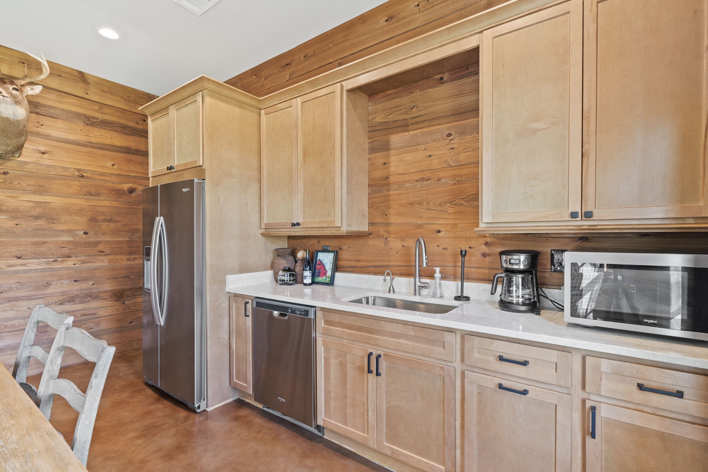 Light Wood Cabinets with Dark Features | PAXISgroup