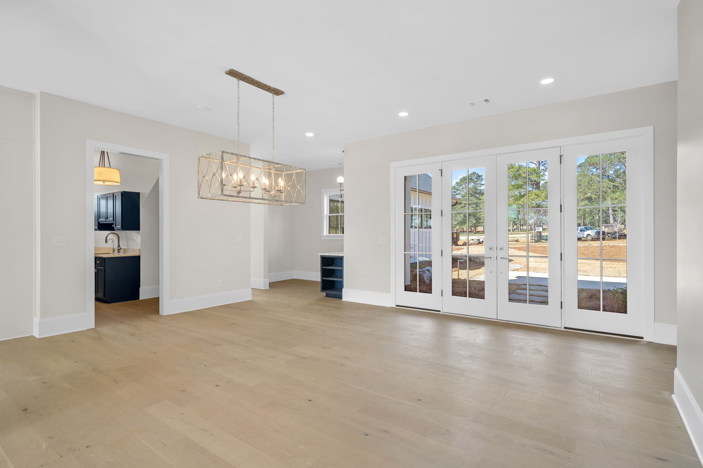 Dining Room with Large Beautiful Patio Doors |PAXISgroup